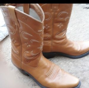 Brand new ariat boots